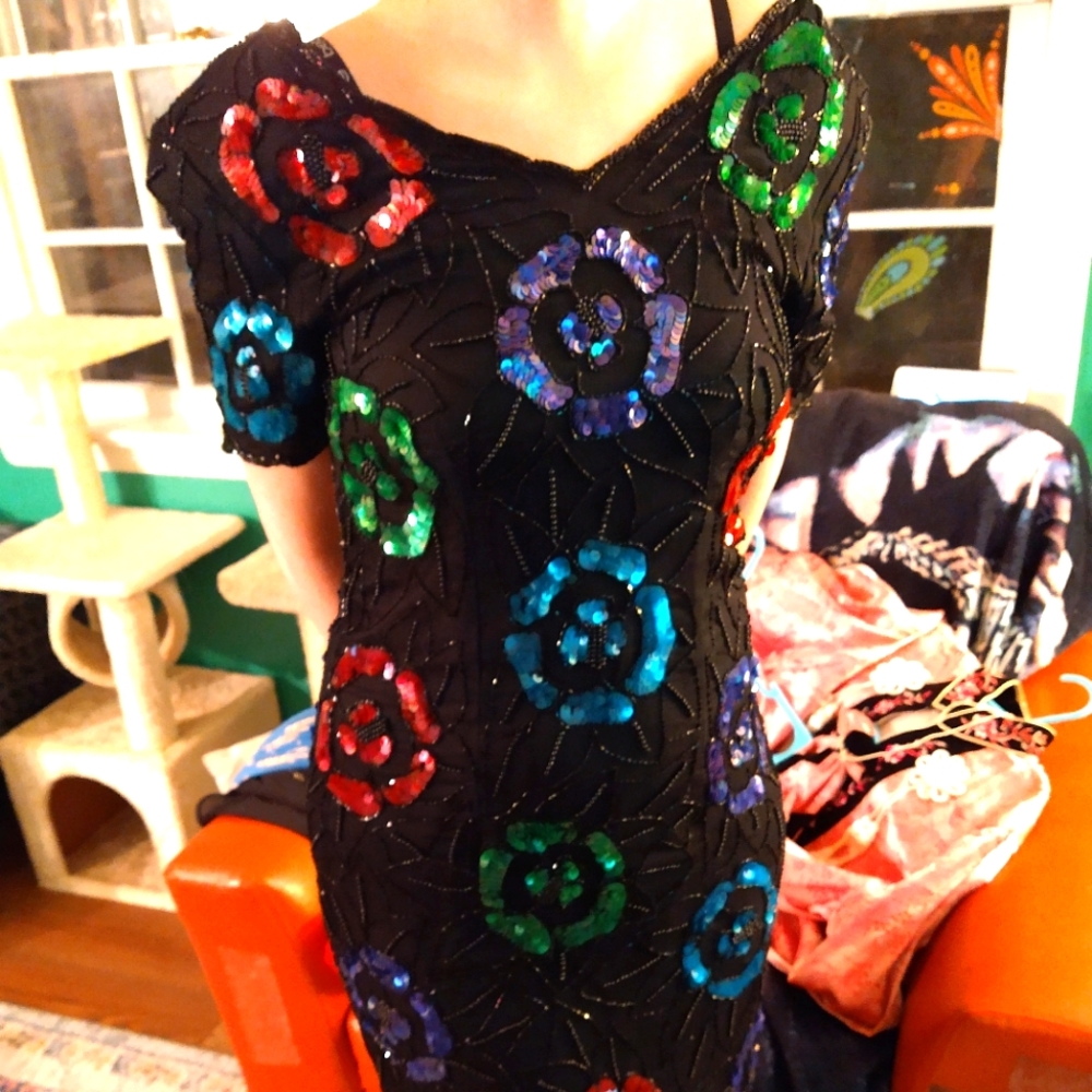 Unique vintage beaded dress w/ sequins, sz 4